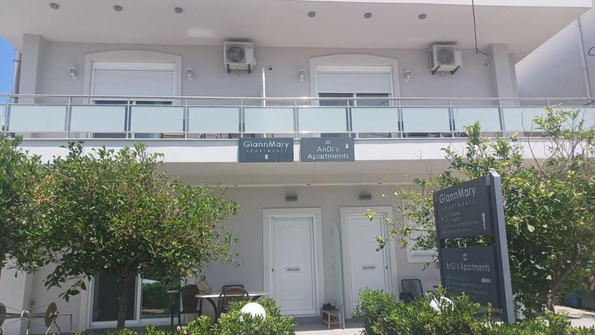 Giannmary Apartment Palaiochora Exterior photo